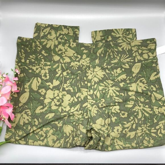 Women’s High Rise Camo Print Capri Leggings Pants Size 2X - Picture 2 of 4
